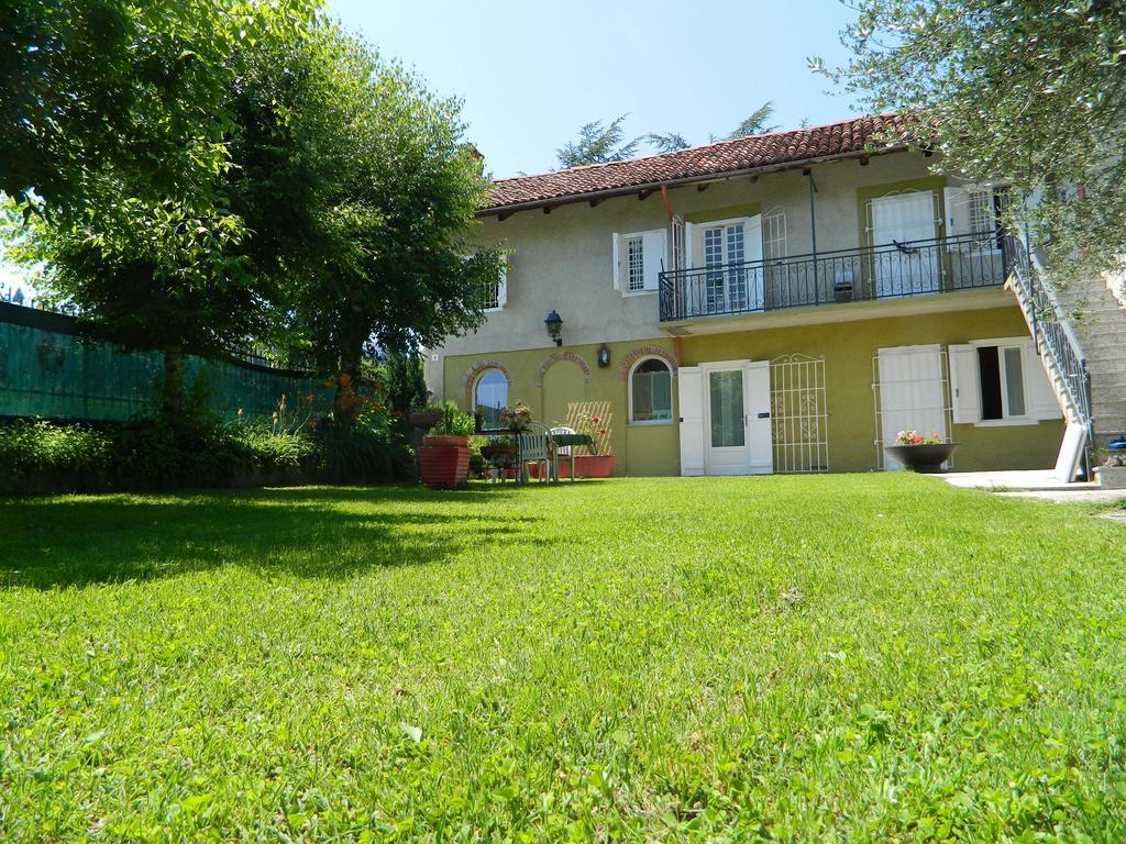 Hostal Casa Badinot Diano dʼAlba Habitación foto
